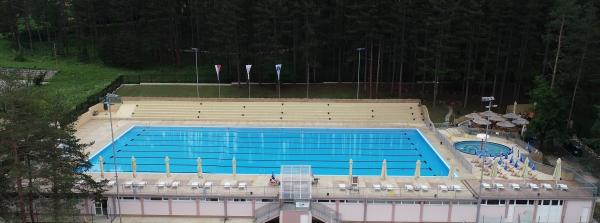 Gradski bazen Požega.jpg